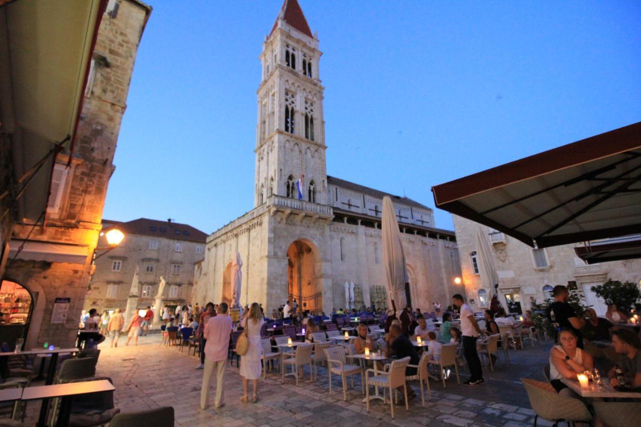 Town House In The Centre Of Historic Trogir Villa Bagian luar foto