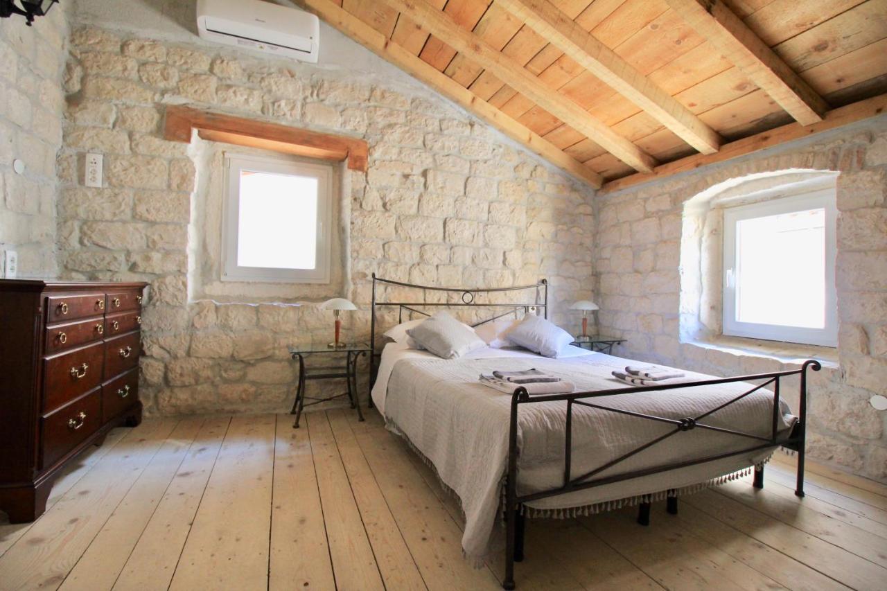 Town House In The Centre Of Historic Trogir Villa Bagian luar foto